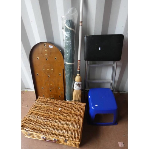 6005 - PICNIC SET IN WICKER BOX, LITTLE BEAVER CHILD'S CURLING BROOM, BAGATELLE BOARD ETC