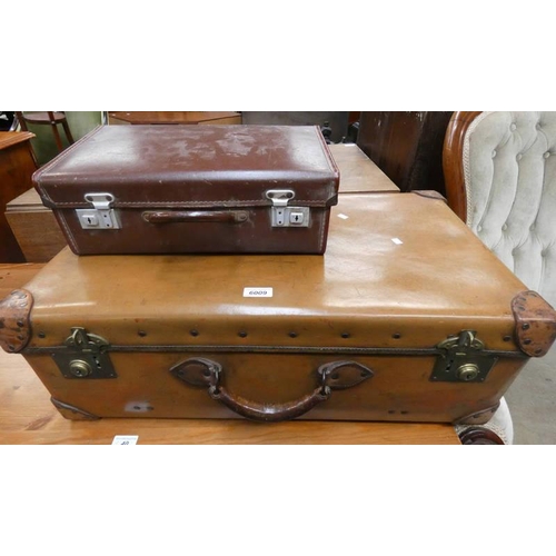 6009 - BROWN LEATHER SUITCASE LABELLED ORIENT MAKE TO INTERIOR AND ONE OTHER SUITCASE