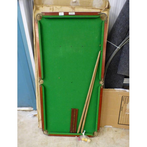 6021 - JOE DAVIS TABLE TOP BILLIARD TABLE