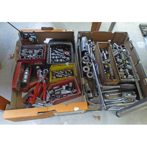 6042 - 2 BOXES OF VARIOUS TOOLS TO INCLUDE SOCKET WRENCH SET PIECES, RIVETERS, ETC