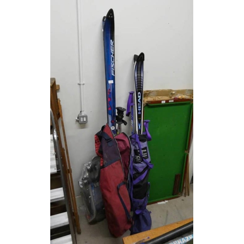 6099 - PAIR OF FISCHER VT6 PLASMA EDGE SKIS WITH POLES & PAIR OF HEAD 20 X SKIS AND POLES