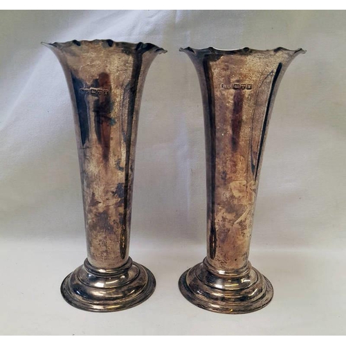 73 - PAIR SILVER TAPERING TULIP VASES, CHESTER 1910 RETAILED BY MUNSEY & CO, CAMBRIDGE - 15 CM TALL