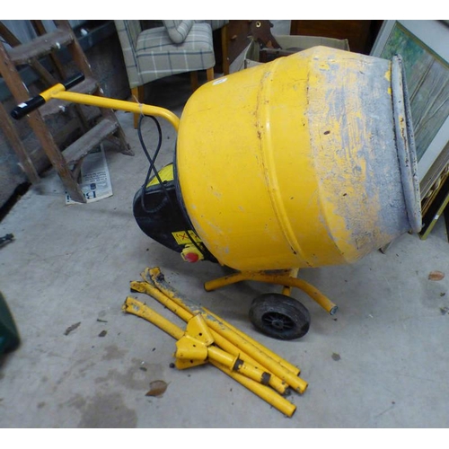 6003 - MASTER MIX MC130 ELECTRIC CEMENT MIXER