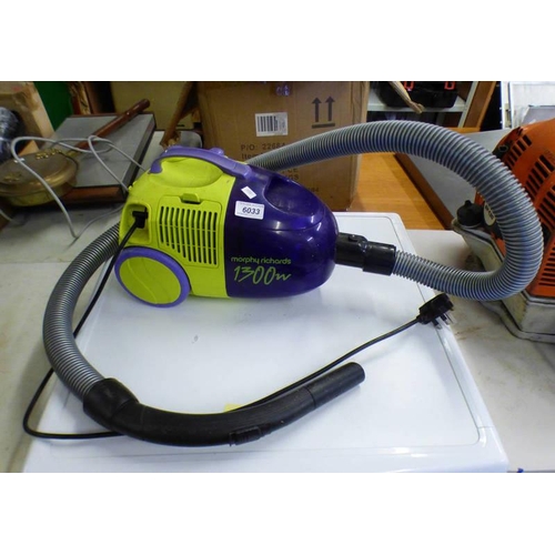 6033 - MURPHY RICHARDS 1300W VACUUM CLEANER