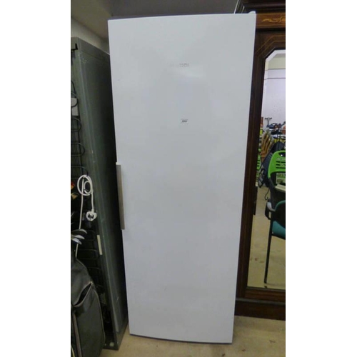 6063 - BOSCH TALL FREEZER