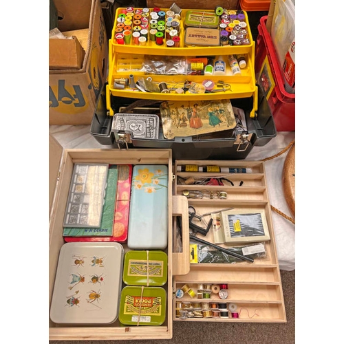 1019 - FLY TYING: WOODEN BOX WITH SECTIONAL INTERIOR & STANLEY TOOL BOX WITH CONTENTS OF VARIOUS THREAD, TO... 