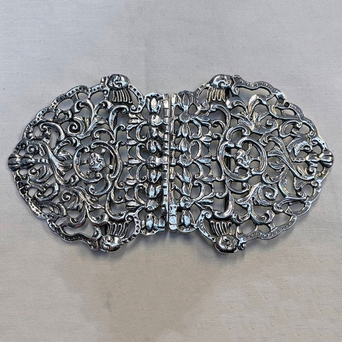 136 - VICTORIAN SILVER PIERCE WORK BUCKLE, CHESTER 1898 - 12 CM WIDE