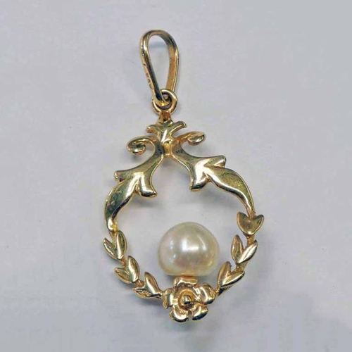 149 - YELLOW METAL PEARL SET PENDANT - 3.1G