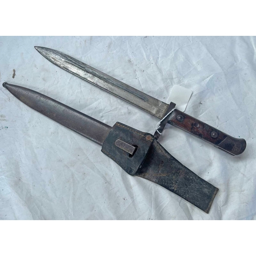 1550 - AUSTRIAN BAYONET WITH 24.8 CM LONG BLADE WITH MAKERS NAME WITH ITS SCABBARD AND LEATHER FROG