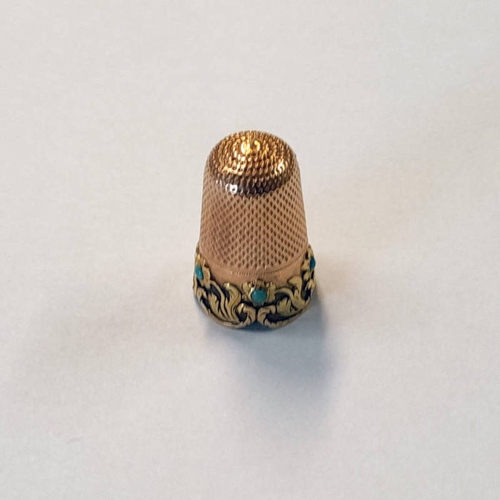 159 - GOLD 2-TONE THIMBLE STUDDED WITH TURQUOISE & DECORATED WITH FOLIATE DECORATION - 5.3G