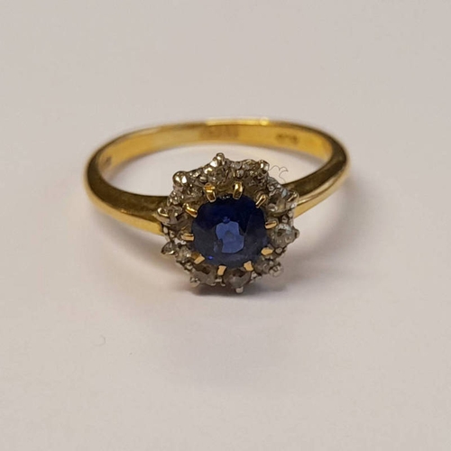 162 - 18CT GOLD SAPPHIRE & DIAMOND CLUSTER RING - 3G