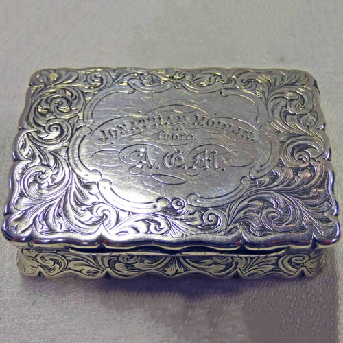 164 - SILVER SNUFF BOX WITH FOLIATE SCROLL ENGRAVED DECORATION, BIRMINGHAM 1853 BY EDWARD SMITH