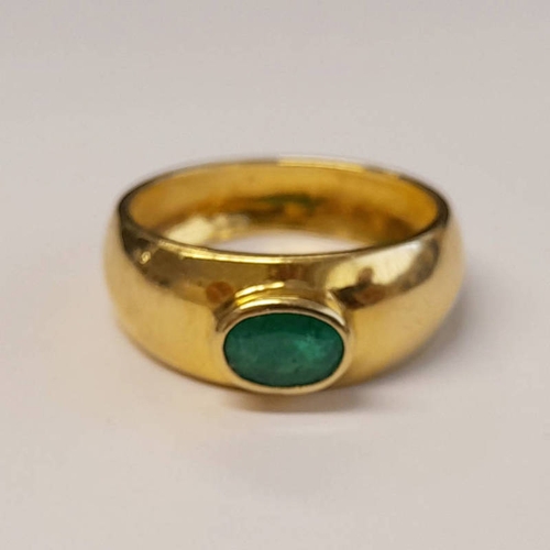 186 - 14CT GOLD EMERALD SET RING - 6.1G