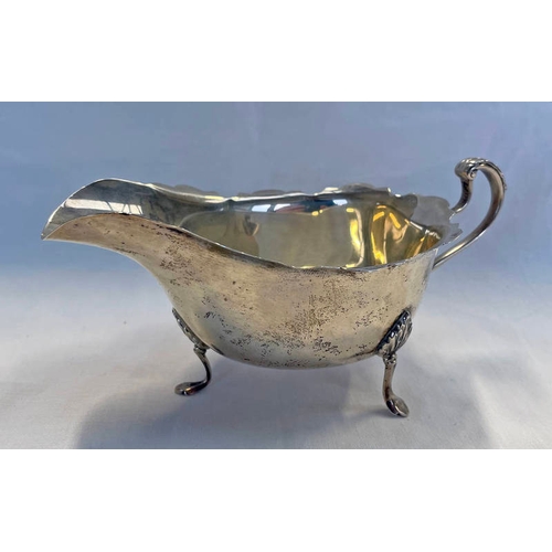 196 - SILVER SAUCE BOAT BY MAPPIN & WEBB, SHEFFIELD 1928 - 95 G