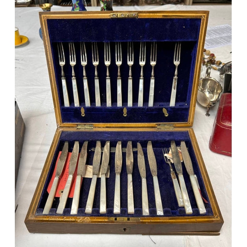 203 - OAK CASED SET OF SILVER & MOTHER OF PEARL DESSERT KNIVES & FORKS, SHEFFIELD 1912 - SOME DAMAGE