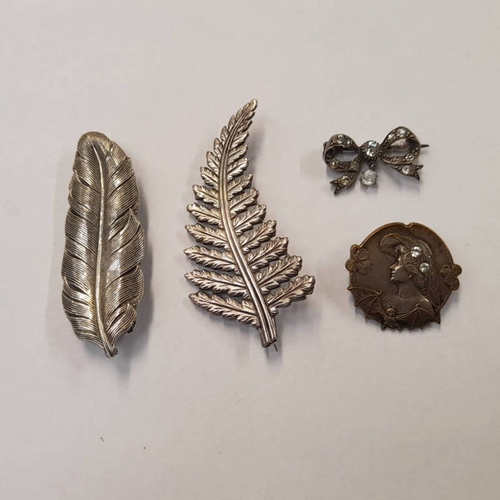 266 - FRENCH ART DECO WHITE METAL LEAF CLIP BROOCH MARKED A F PARIS, WHITE METAL FERN BROOCH, ETC