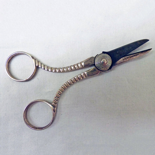 292 - PAIR OF STERLING SILVER GRAPE SCISSORS