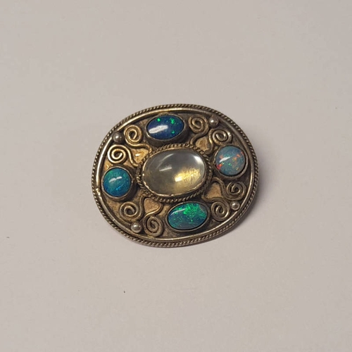 314 - SILVER OPAL & MOONSTONE OVAL BROOCH - 3CM WIDE