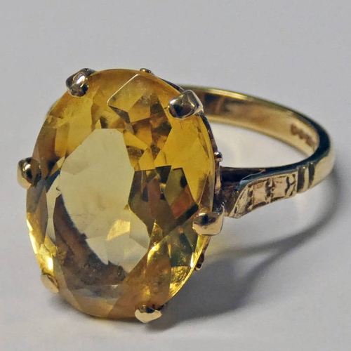 355 - 9CT GOLD OVAL CITRINE SET RING