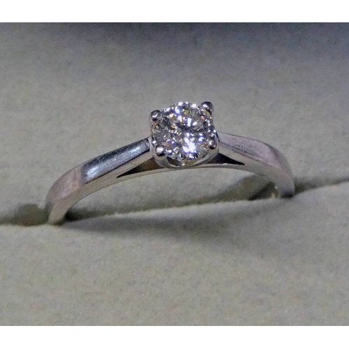 373 - 18CT GOLD DIAMOND SOLITAIRE RING BY FOREVER DIAMONDS, THE ROUND BRILLIANT CUT DIAMOND 0.24 CARATS, C... 