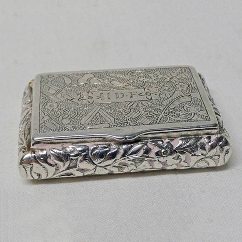 424 - 19TH CENTURY CHINESE SILVER SNUFF BOX WITH FOLIATE DECORATION BY WOSHING SHANGHAI CIRCA 1890 - 5.2CM... 