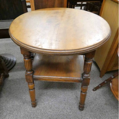 5085 - MAHOGANY CIRCULAR LAMP TABLE WITH UNDERSHELF ON TURNED SUPPORTS, DIAMETER 55CM