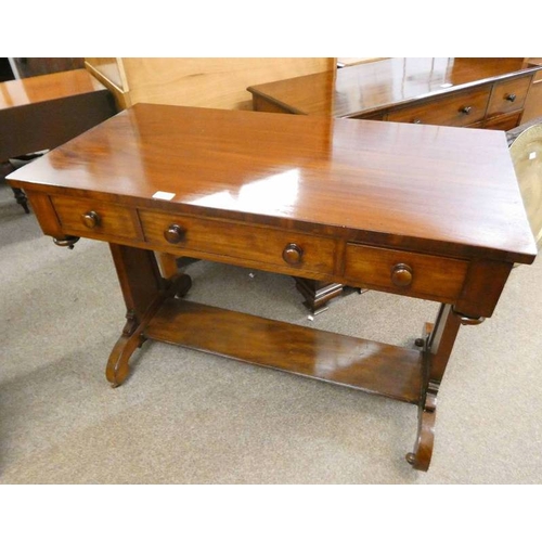 5101 - 19TH CENTURY MAHOGANY LIBRARY TABLE WITH 3 DRAWERS & SHAPED ENDS, 102CM LONG