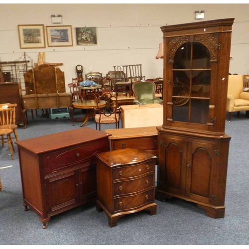 5423 - OAK CORNER CABINET, MAHOGANY 3 DRAWER BEDSIDE CHEST WITH SERPENTINE FRONT, ETC