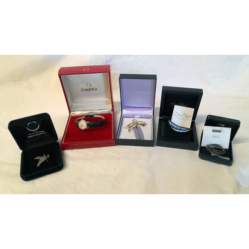 57 - SELECTION OF JEWELLERY INCLUDING LADIES OMEGA WRISTWATCH, ORTAK SILVER BROOCH, MALCOLM GRAY SILVER B... 