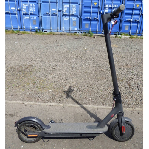 6006 - M1 BATTERY POWERED SCOOTER WITH CHARGER