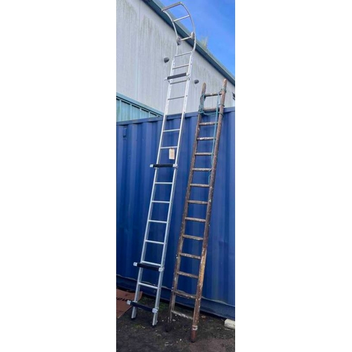 6086 - ROOFING LADDER AND A WOODEN LADDER -2-