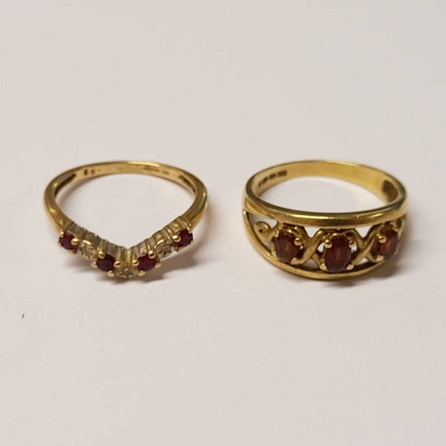 61 - 2 X 9CT GOLD GEM SET RINGS - 4.7 G