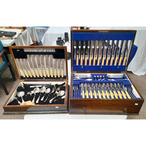 722 - OAK CANTEEN OF SILVER PLATED CUTLERY WITH LIFT-UP LID & A SINGLE DRAWER & BEECH CASED SILVER PLATED ... 