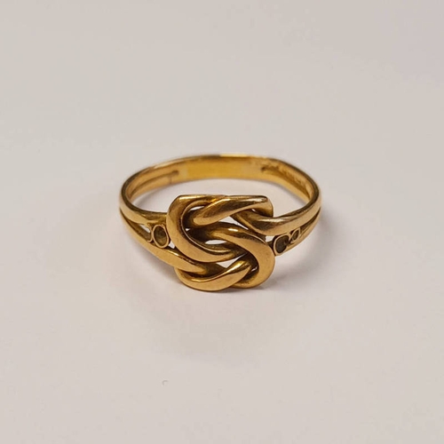 78 - 18CT GOLD KNOT RING - 3.4G, RING SIZE O