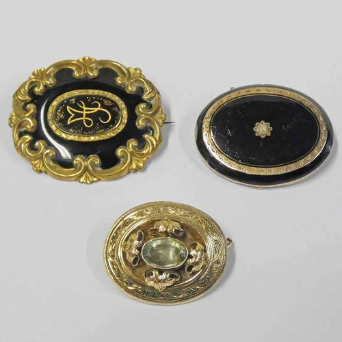 81 - 3 OVAL 19TH CENTURY BROOCHES