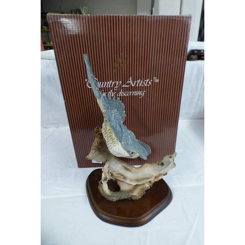 3022 - COUNTRY ARTISTS FIGURE PEREGRINE FALCON SOARING