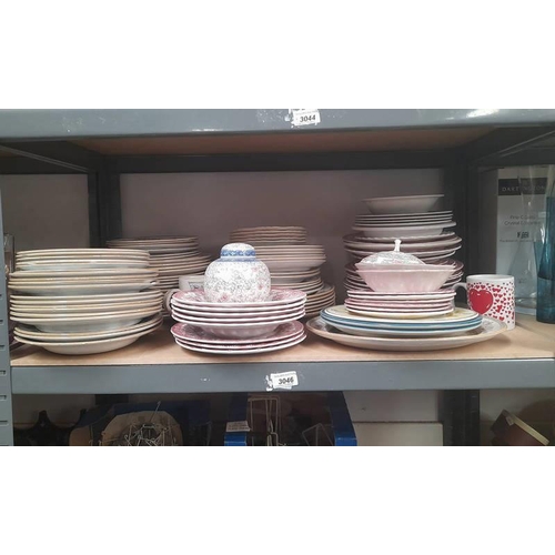 3046 - MINTONS PORCELAIN DINNERWARE & VARIOUS OTHER DINNERWARE, ETC ON 1 SHELF