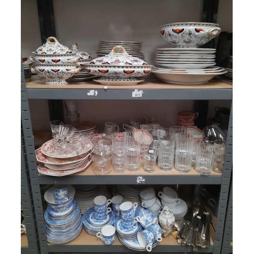 3075 - 19TH CENTURY WORCESTER DINNERWARE INCLUDING ASHETS, TUREENS ETC. VARIOUS OTHER PORCELAIN AND TEAWARE... 