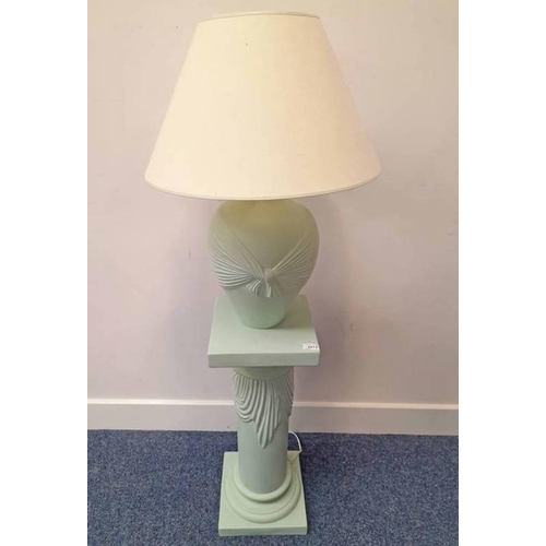 3413 - GREEN PORCELAIN TABLE LAMP ON GREEN PORCELAIN COLUMN