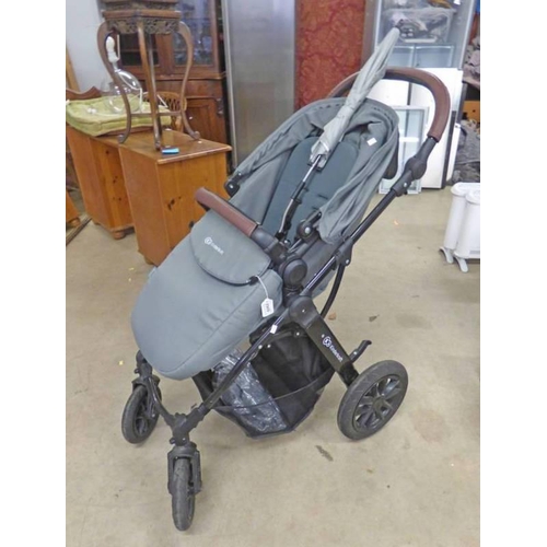 6062 - KINDERKRAFT FOLDING CHILD'S PRAM