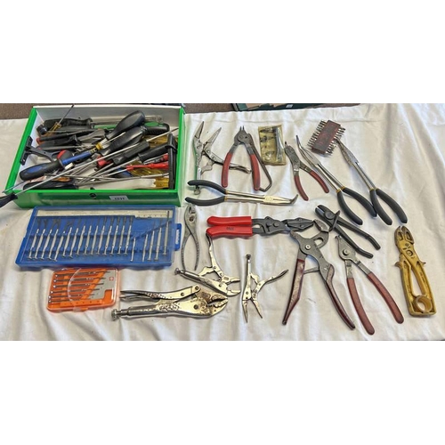 1031 - VARIOUS TOOLS TO INCLUDE VICE GRIPS , SCREW DRIVERS, PLIERS ETC IN ONE BOX