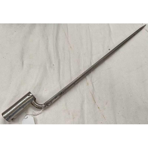 1147 - LORENZE SOCKET BAYONET WITH STRAIGHT SLOT, 56CM LONG OVERALL