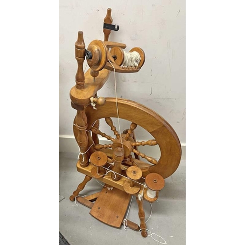 1253 - SHEORD SPINNING WHEEL WITH ACCESSORIES