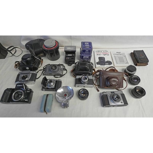 4002 - SELECTION OF CAMERAS & ACCESSORIES TO INCLUDE JHAGEE EXA 116 CAMERA BODY WITH LEATHER CASE, MINOLTA ... 