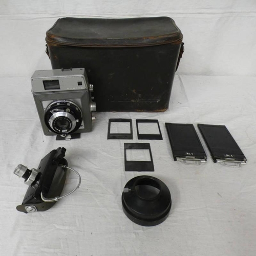 4025 - MAXMIYA PRESS SUPER 23 CAMERA WITH MAMIYA-SEKOR 90MM F/3.5 CAMERA LENS WITH LEATHER CASE