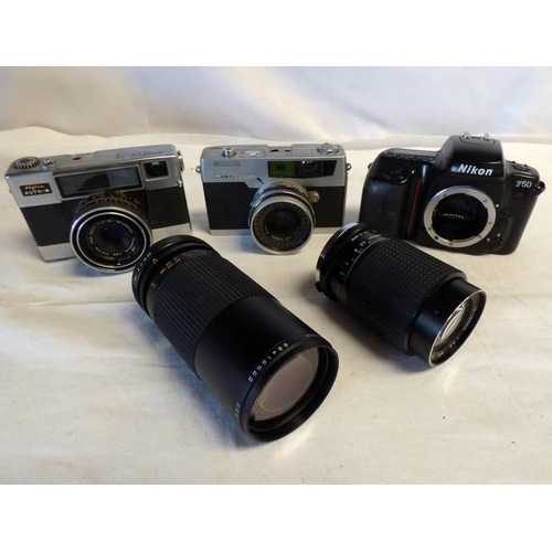 4030 - SELECTION OF CAMERAS, LENSES, ACCESSORIES, ETC TO INCLUDE; CANON POWER SHOT PRO1 DIGITAL CAMERA WITH... 