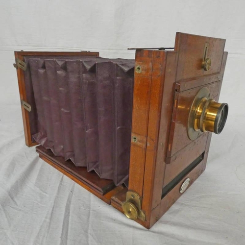 4092 - E&T UNDERWOOD PLATE CAMERA WITH BRASS LENS