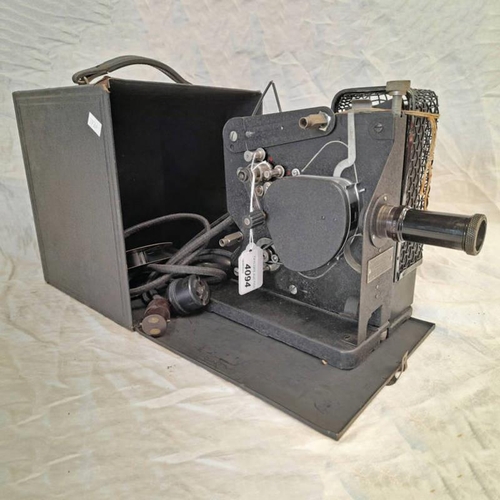 4094 - EASTMAN KODAK KODASCOPE MODEL C 16MM PROJECTOR WITH LENS & CASE