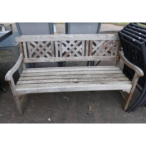 6092 - WOODEN GARDEN BENCH