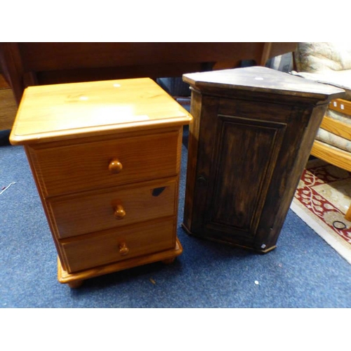 84 - PINE 3 DRAWER BEDSIDE CHEST & SMALL CORNER CABINET WITH SINGLE PANEL DOOR